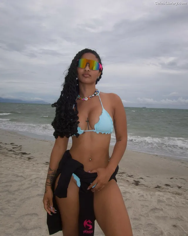 Shenseea photo 22 of 322