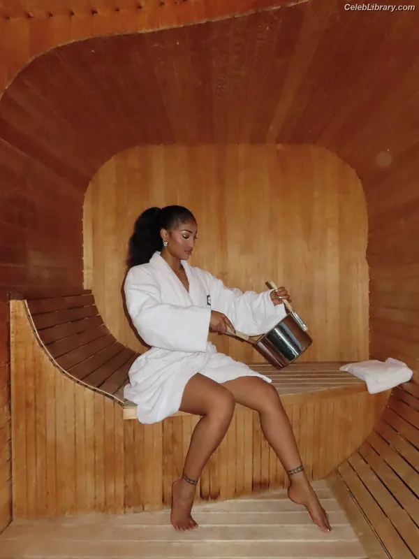 Shenseea photo 13 of 322