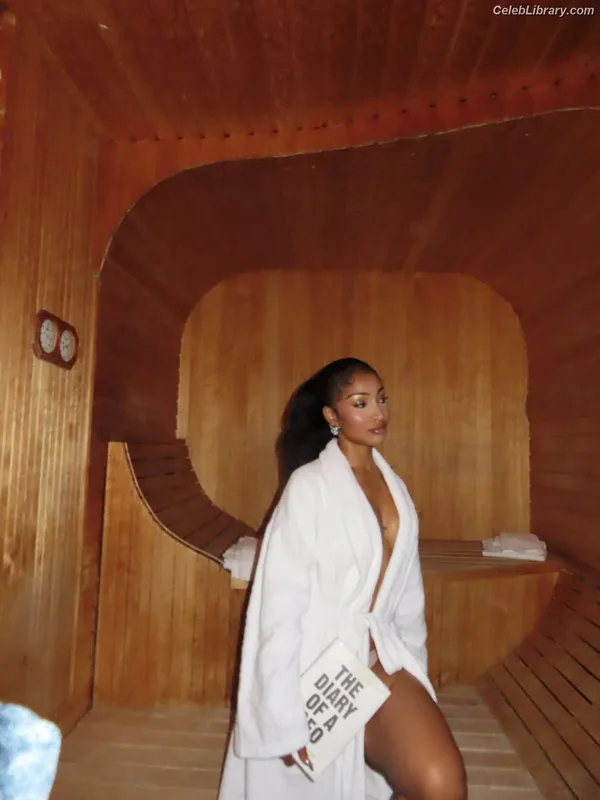 Shenseea photo 14 of 322
