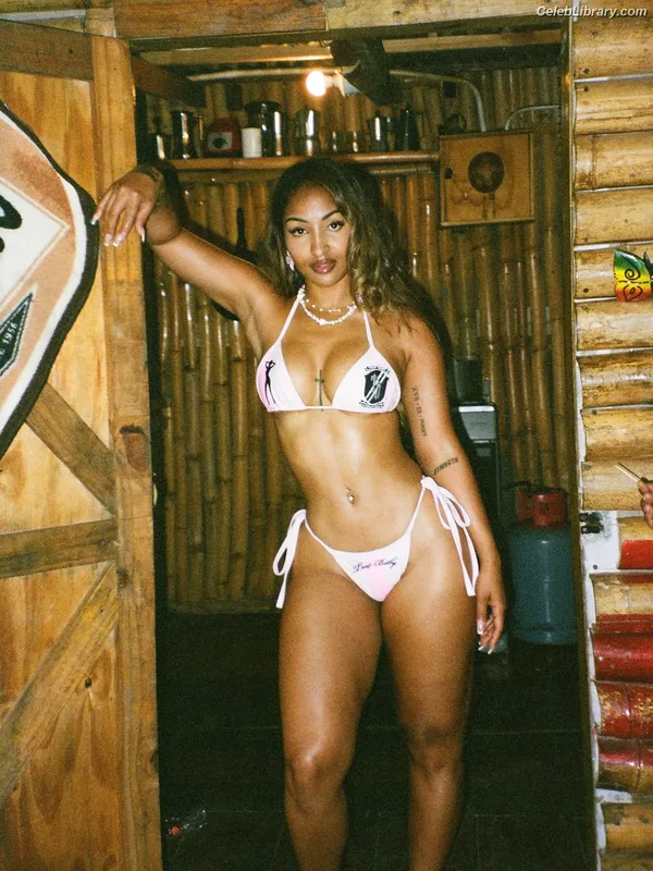 Shenseea photo 21 of 322