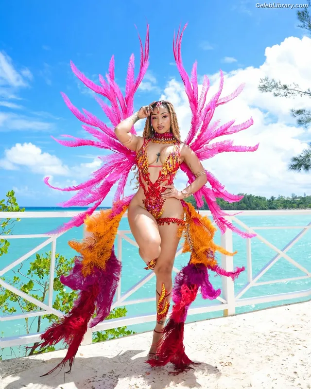 Shenseea photo 12 of 322