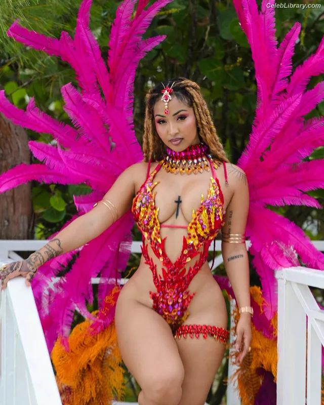 Shenseea photo 14 of 322