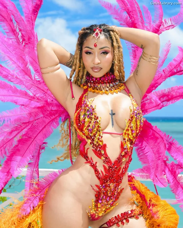 Shenseea photo 16 of 322