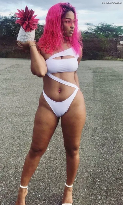 Shenseea photo 1 of 322