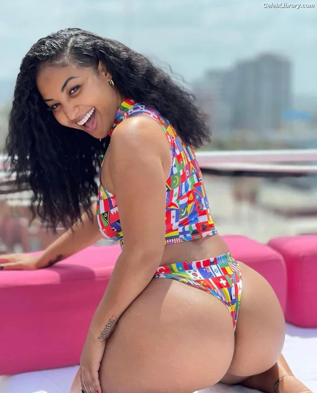 Shenseea photo 13 of 322