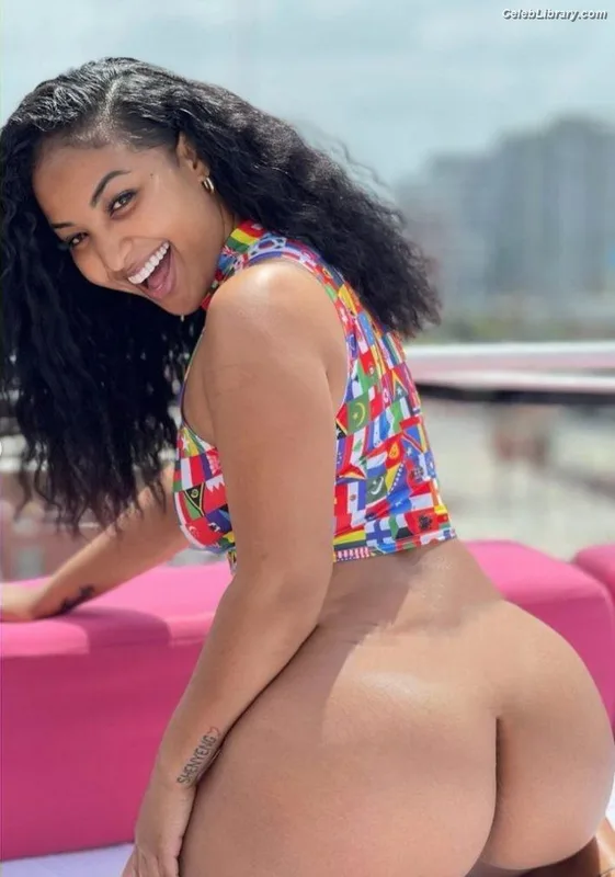 Shenseea photo 15 of 322