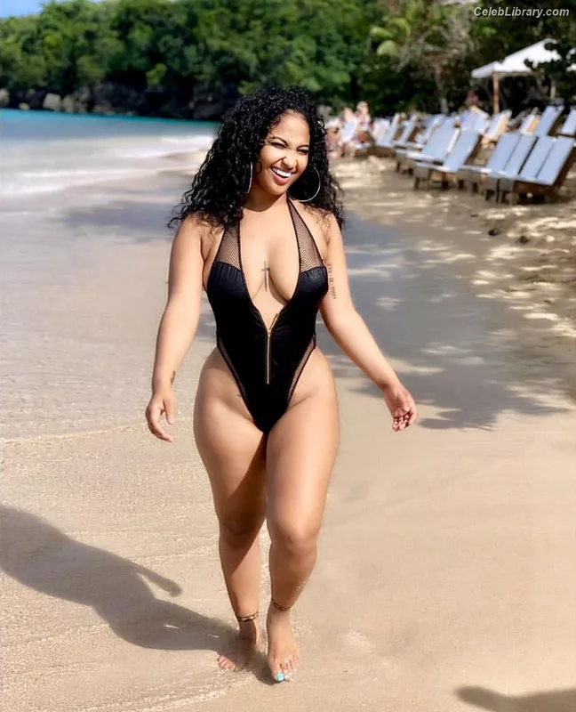 Shenseea photo 23 of 322