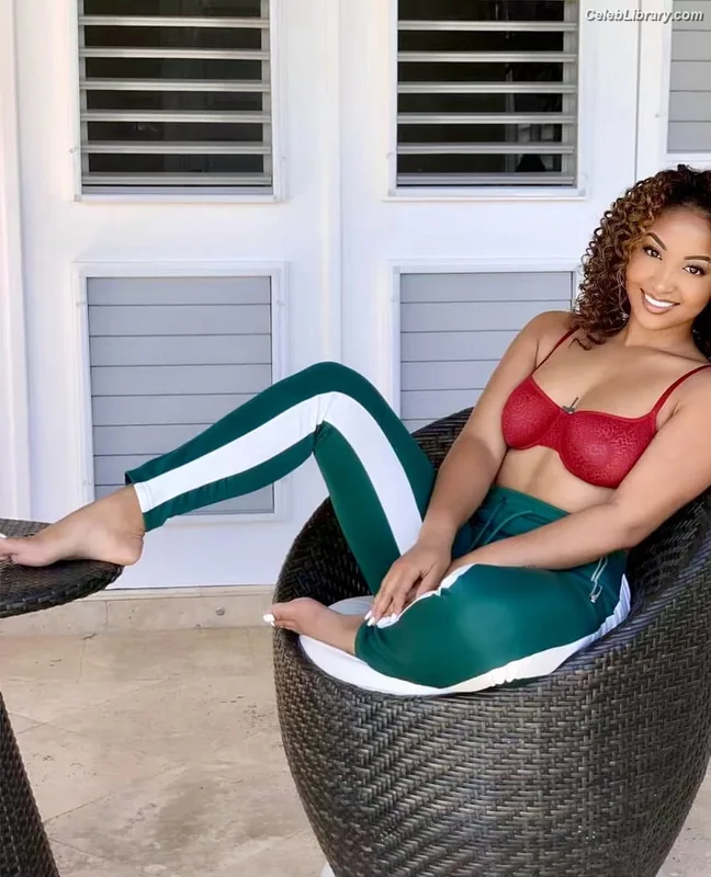 Shenseea photo 1 of 322