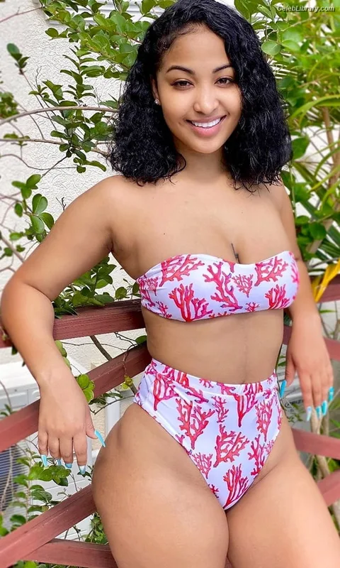 Shenseea photo 19 of 322