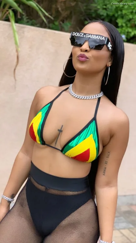 Shenseea photo 7 of 322