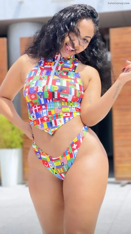 Shenseea photo 13 of 322