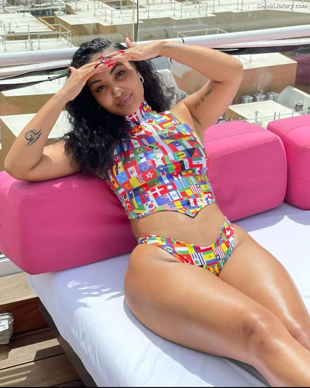 Shenseea photo 15 of 322
