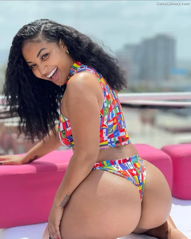 Shenseea photo 19 of 322