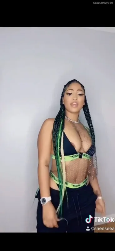 Shenseea photo 9 of 322