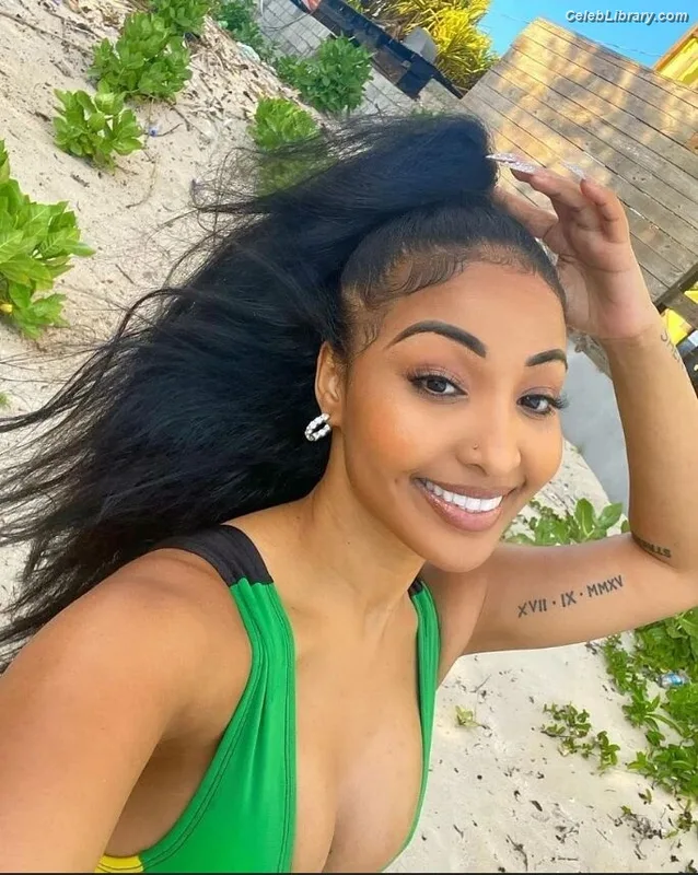 Shenseea photo 17 of 322