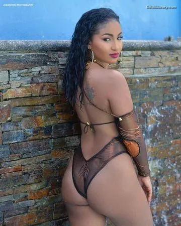 Shenseea photo 1 of 322