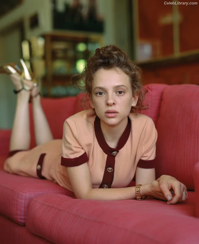 Shira Haas photo 1 of 47