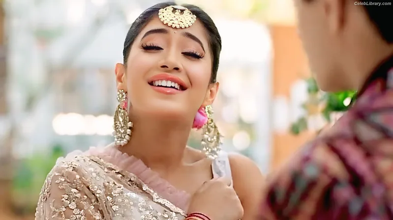 Shivangi Joshi photo 3 of 52