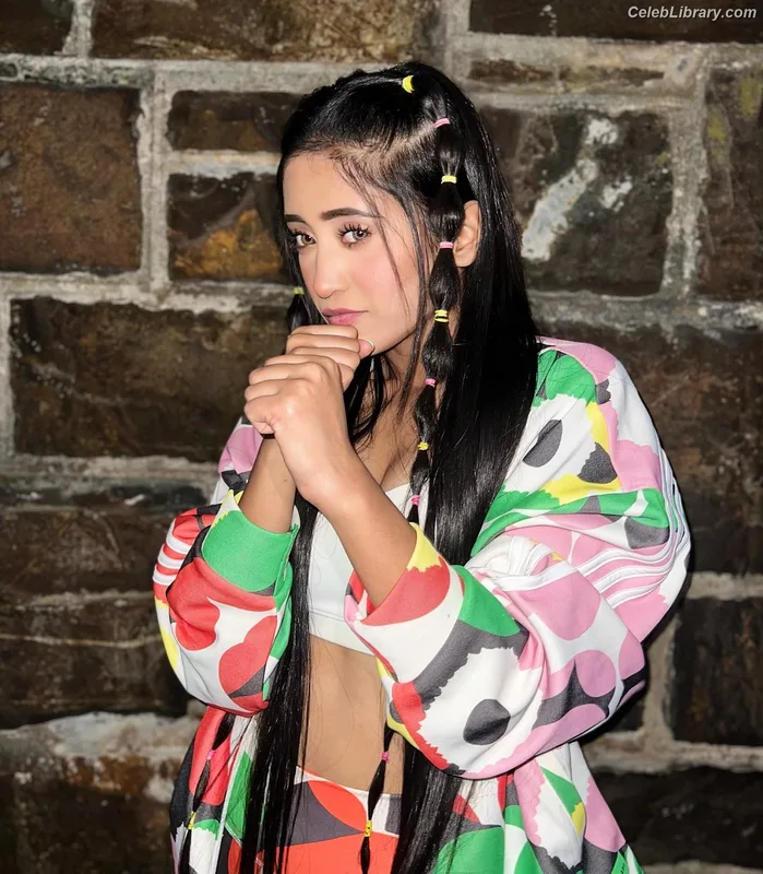 Shivangi Joshi photo 4 of 52