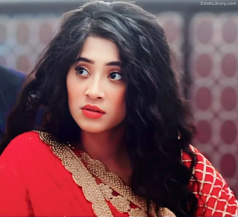 Shivangi Joshi photo 12 of 52