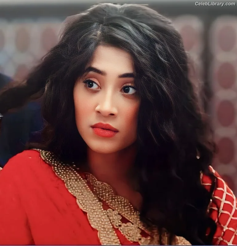 Shivangi Joshi photo 15 of 52