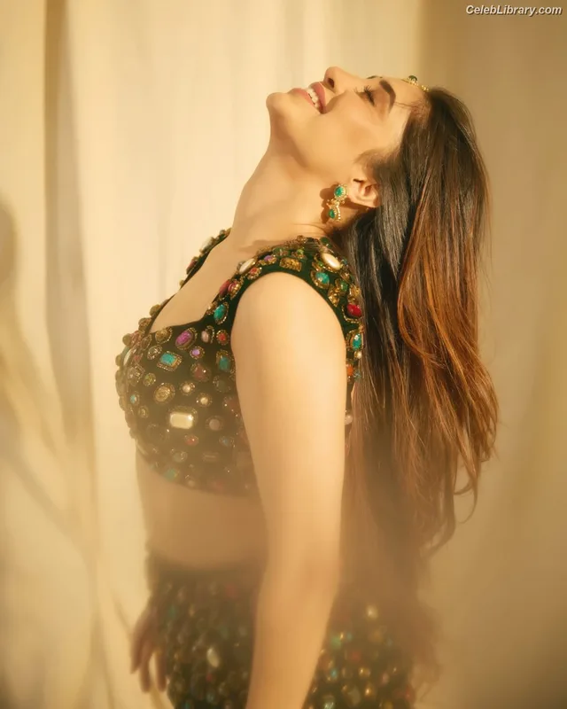 Shivangi Joshi photo 20 of 52