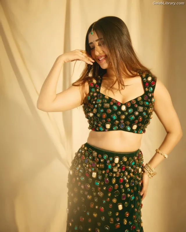Shivangi Joshi photo 22 of 52