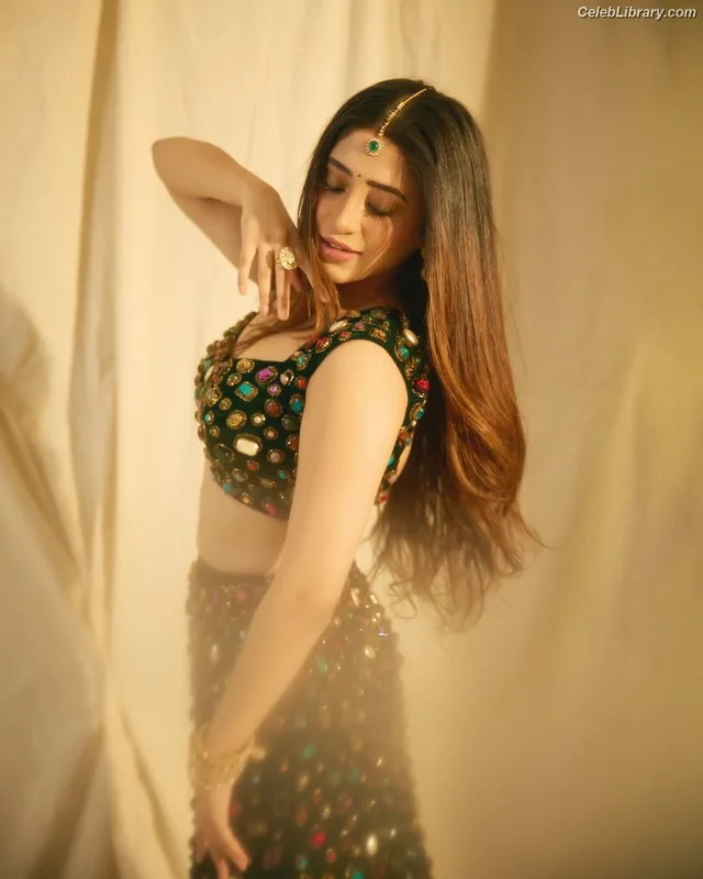 Shivangi Joshi photo 23 of 52