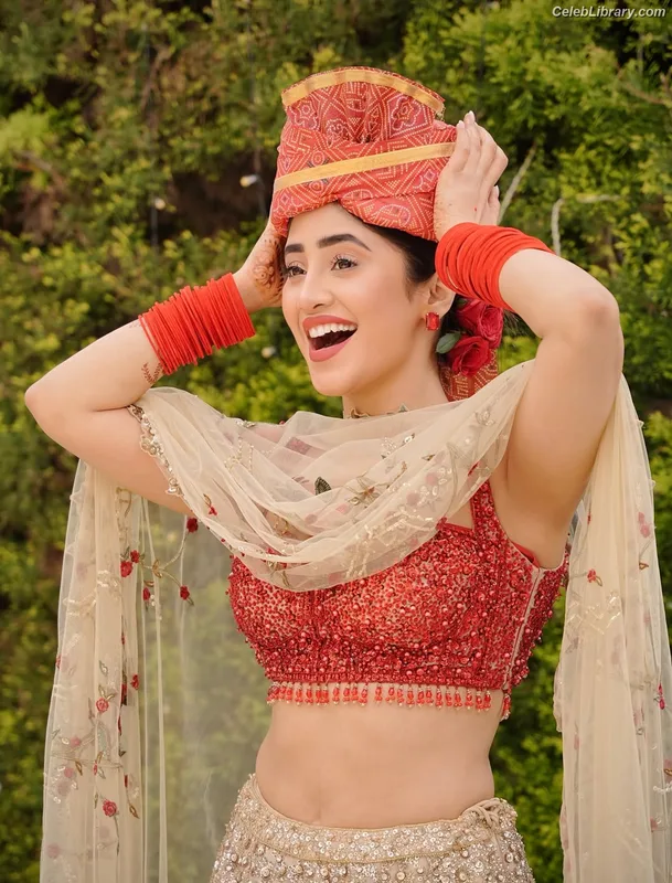 Shivangi Joshi photo 5 of 52