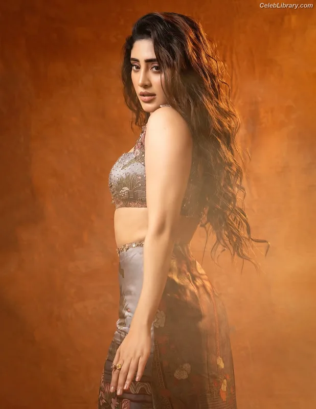 Shivangi Joshi photo 7 of 52