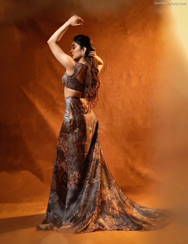 Shivangi Joshi photo 11 of 52