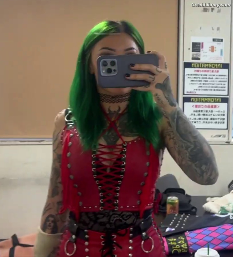 Shotzi Blackheart photo 9 of 703