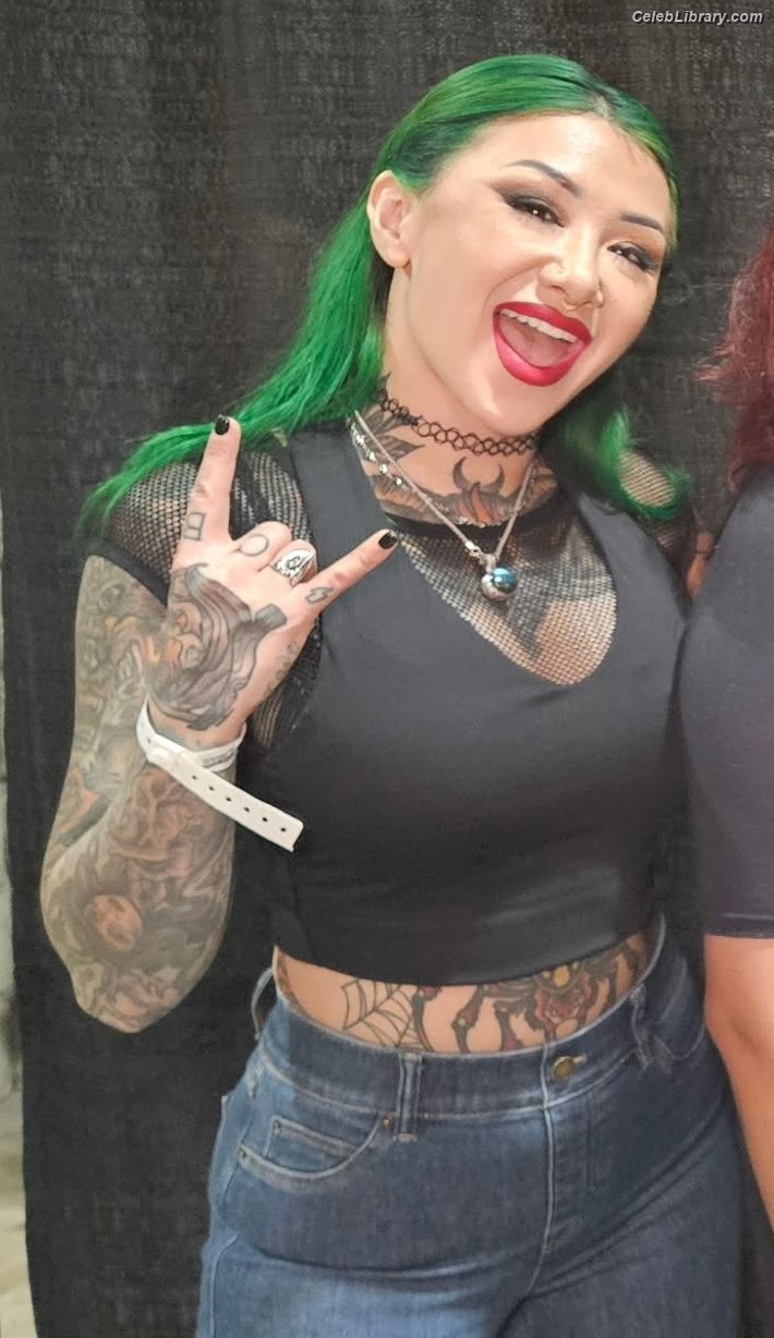 Shotzi Blackheart photo 3 of 703