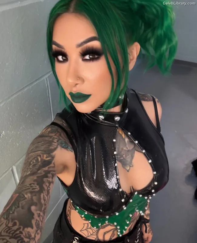 Shotzi Blackheart photo 5 of 703