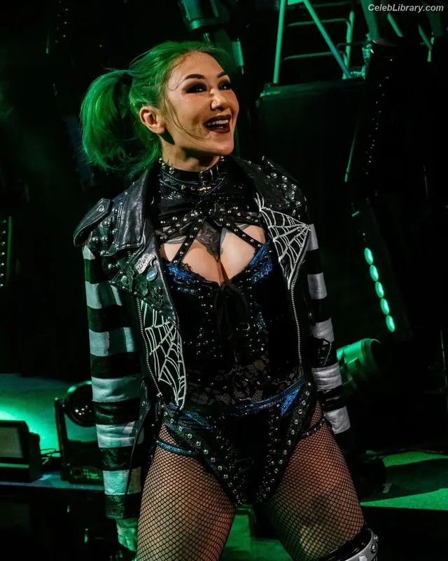 Shotzi Blackheart photo 7 of 703