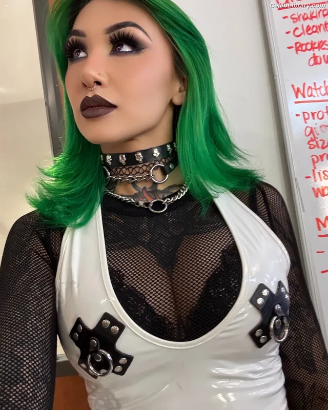 Shotzi Blackheart photo 2 of 703