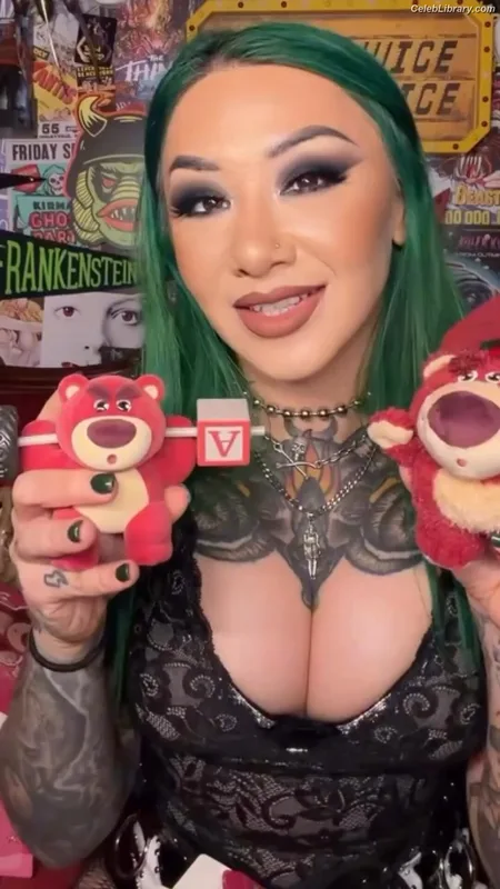 Shotzi Blackheart photo 5 of 703