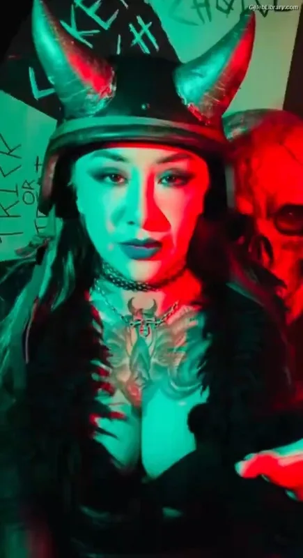 Shotzi Blackheart photo 7 of 703