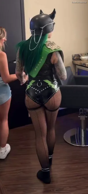Shotzi Blackheart photo 4 of 703