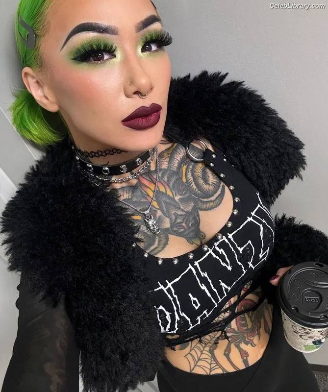 Shotzi Blackheart photo 1 of 703