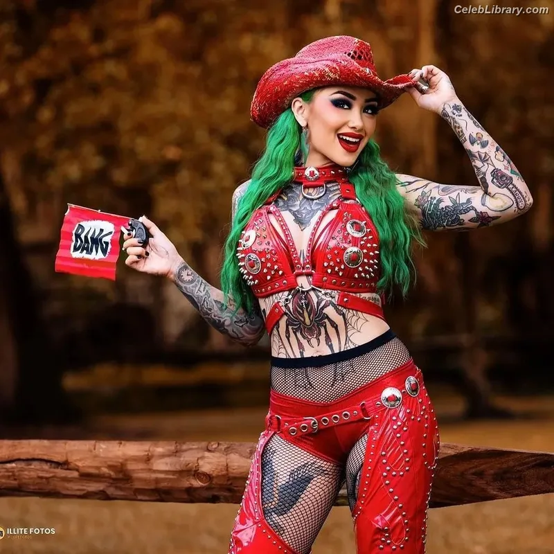 Shotzi Blackheart photo 3 of 703