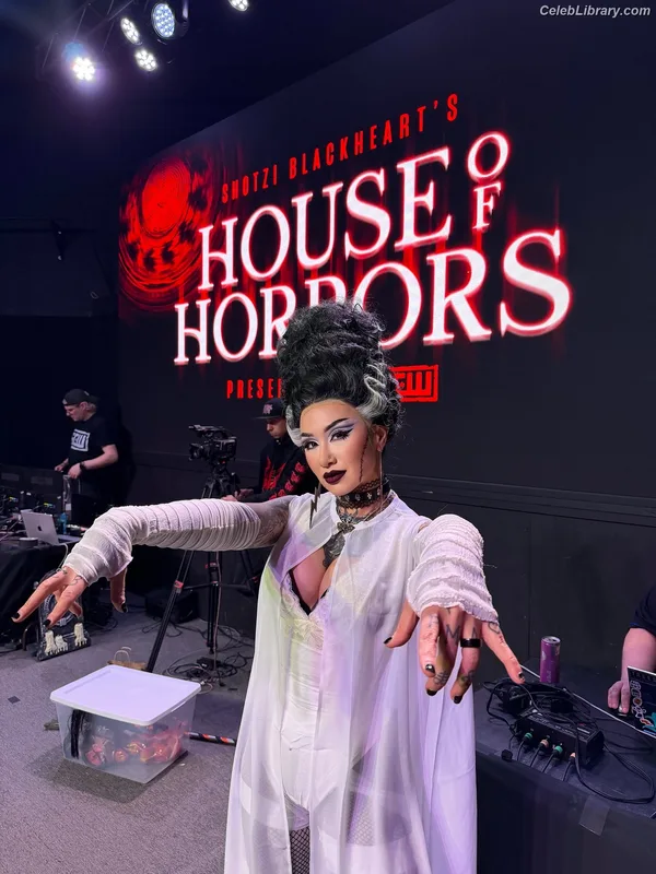 Shotzi Blackheart photo 11 of 703