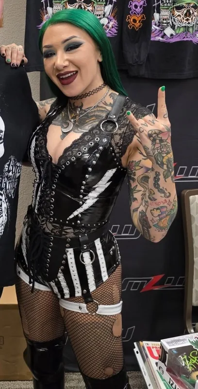 Shotzi Blackheart photo 3 of 703