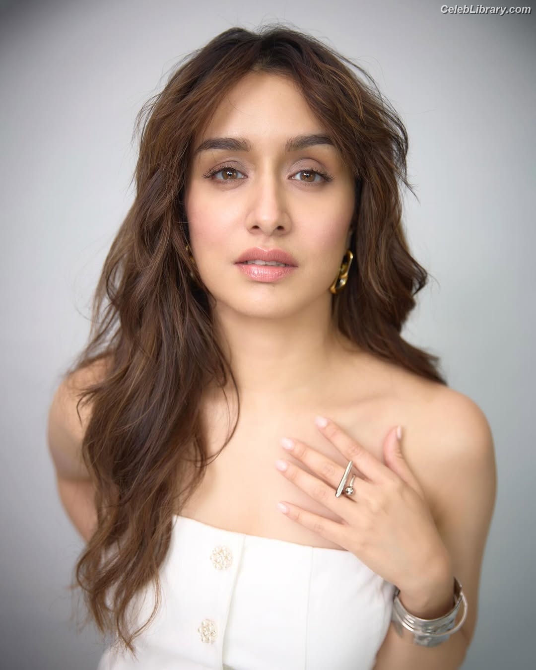 Shraddha Kapoor photo 3 of 54