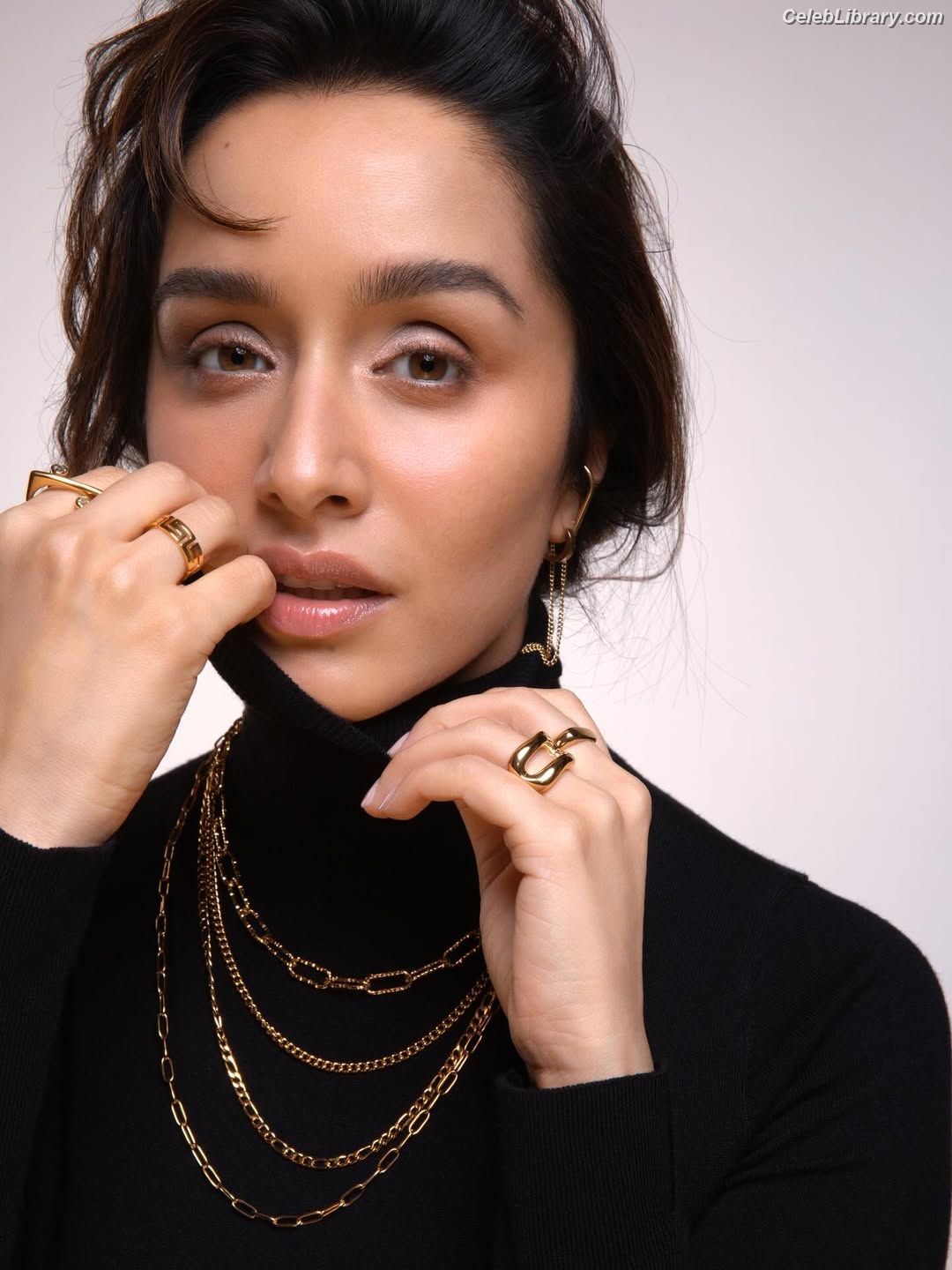 Shraddha Kapoor photo 11 of 54