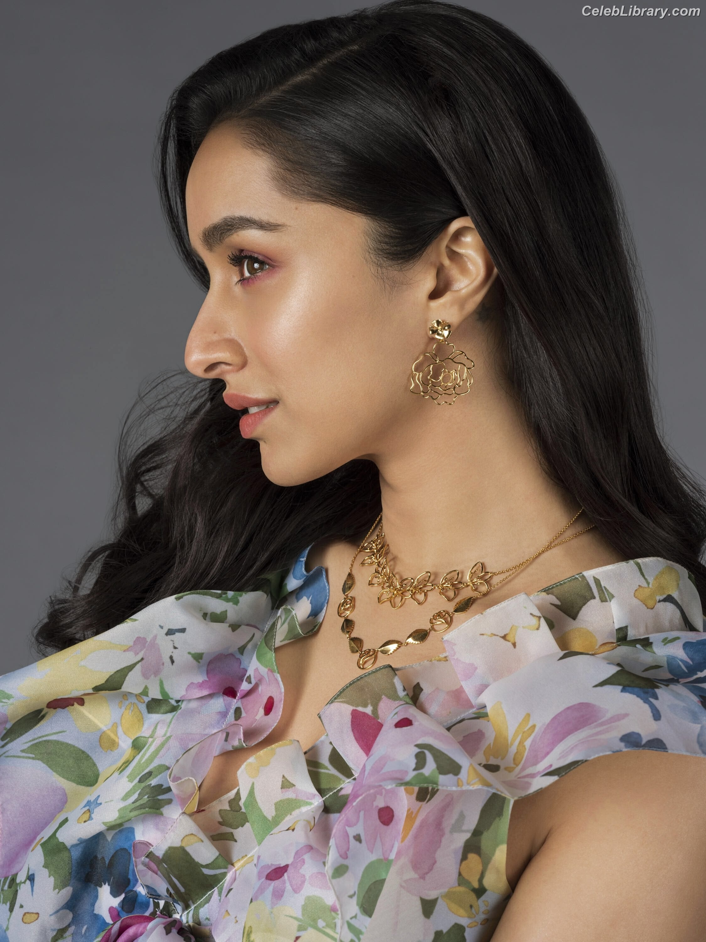 Shraddha Kapoor photo 11 of 54