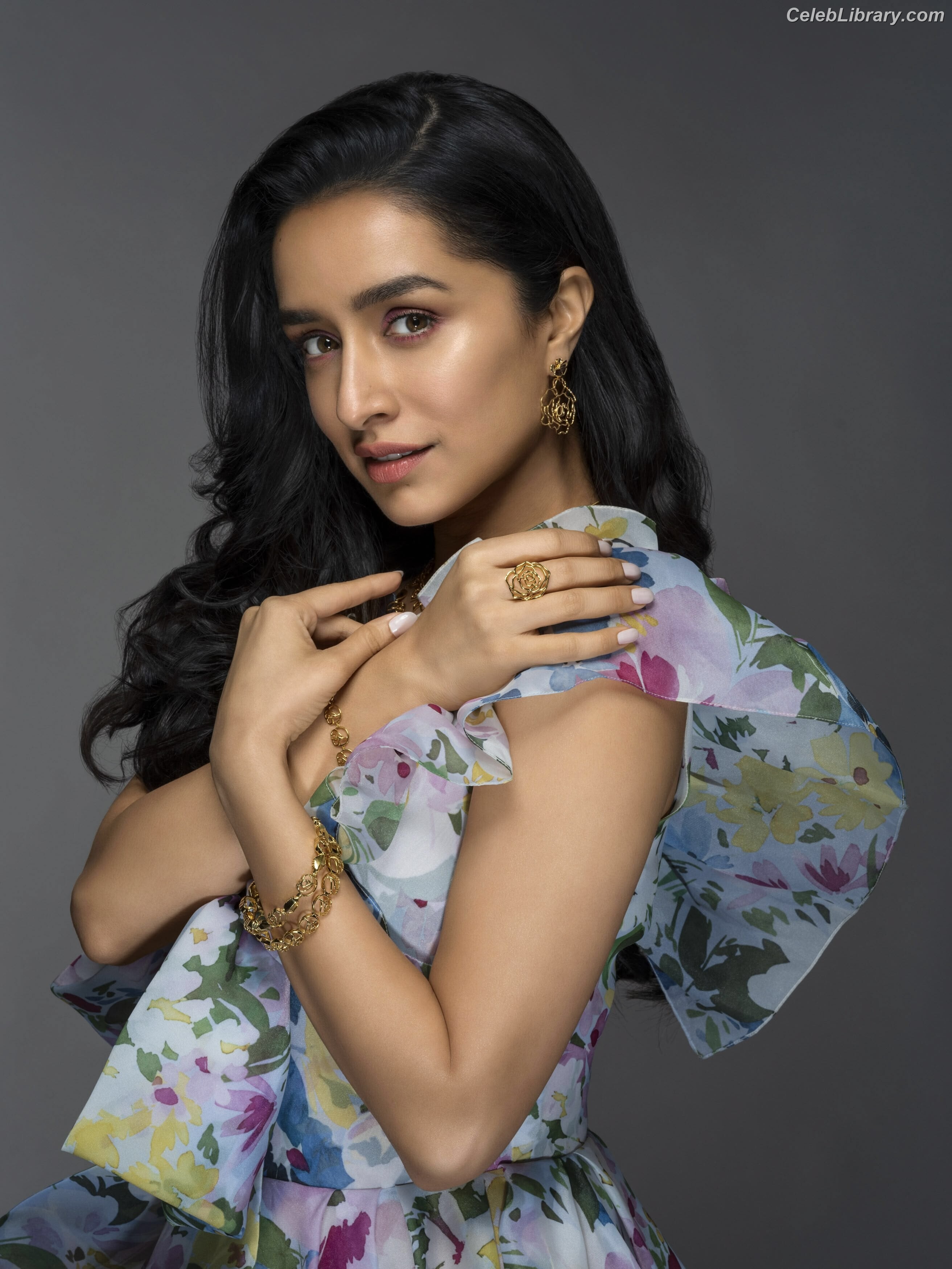 Shraddha Kapoor photo 14 of 54
