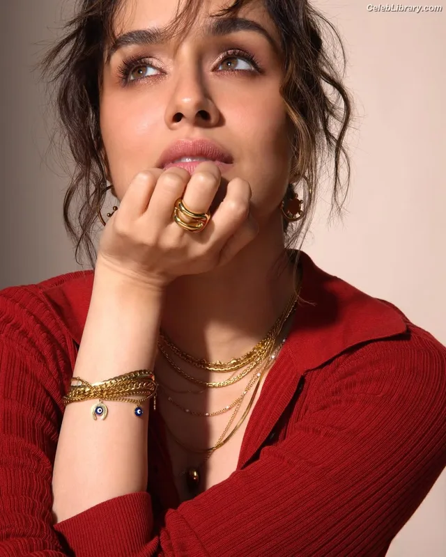 Shraddha Kapoor photo 7 of 54