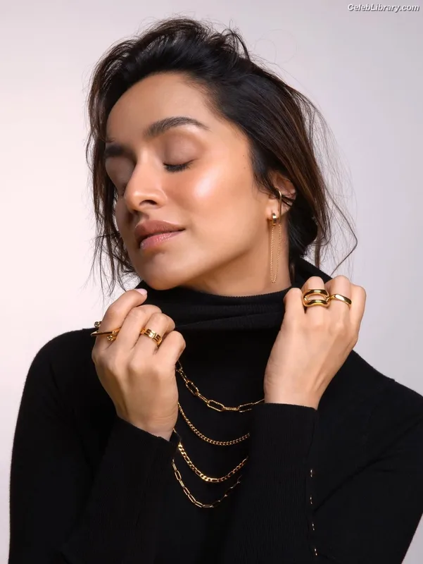 Shraddha Kapoor photo 10 of 54