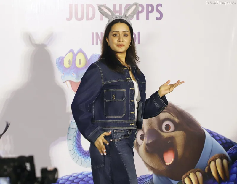 Shraddha Kapoor photo 14 of 54